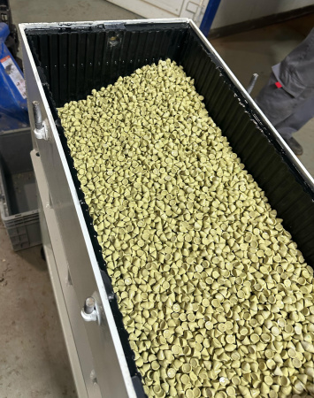 ВН-ЛГ-250 Лотковая вибрационная машина для обработки поверхностей